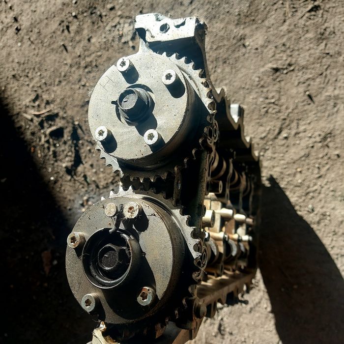 Продам распредвалы и муфты от камри