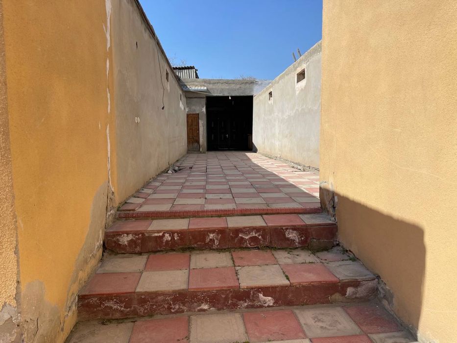 Участка под гостиницу Макаренка мактаб оркасида