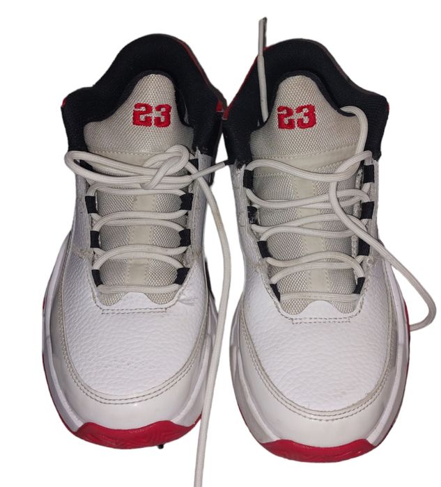 NIKE Jordan Max Aura 3