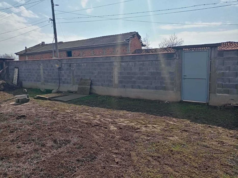 Продавам УПИ в село Царимир – равен, удобен, готов за строеж
