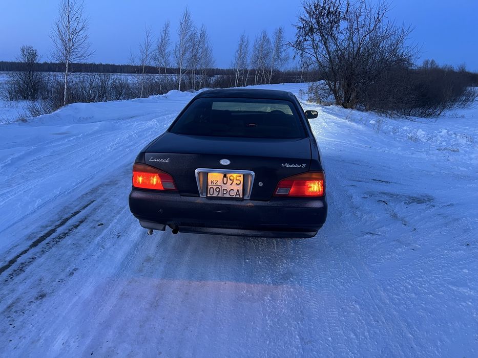 Продам nissan laurel