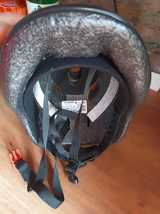 каска за колоездене S и ролери Oxello 32-34 от Декатлон