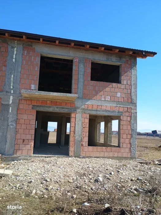 Casa tip duplex 120 mp Izvor