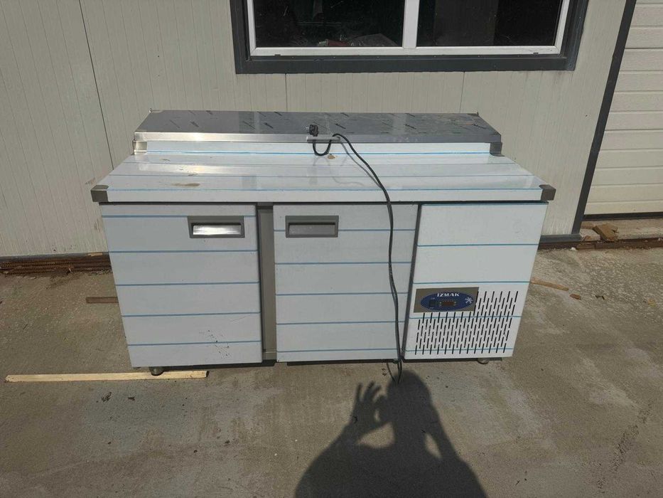 Vand masa preparare pizza 1.52m 9 cuve sigilata