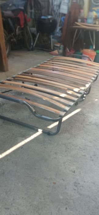 Pat rabatabil cu saltea 130 lei