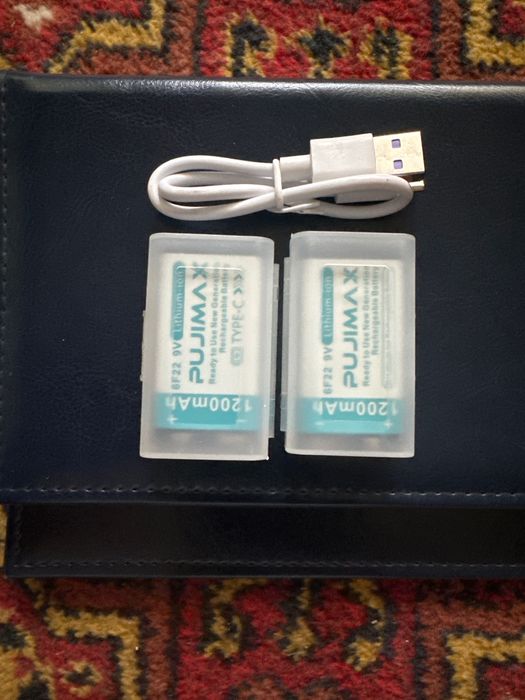 Литиевые батареи с зарядным устройством