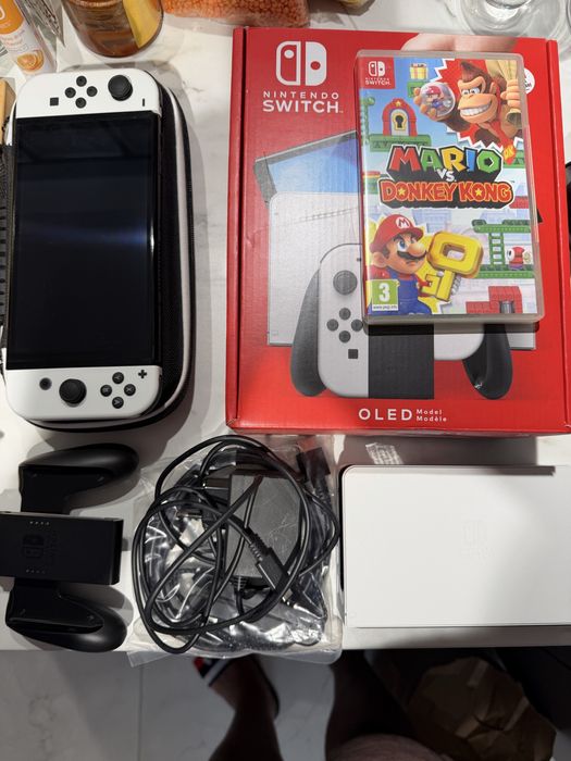 Nintendo Switch OLED pachet complet