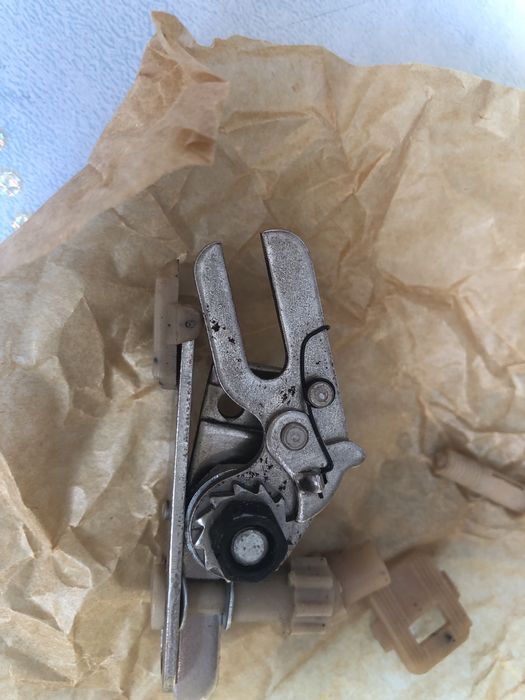 Продается приставка  зигзаг к шв.машинке.