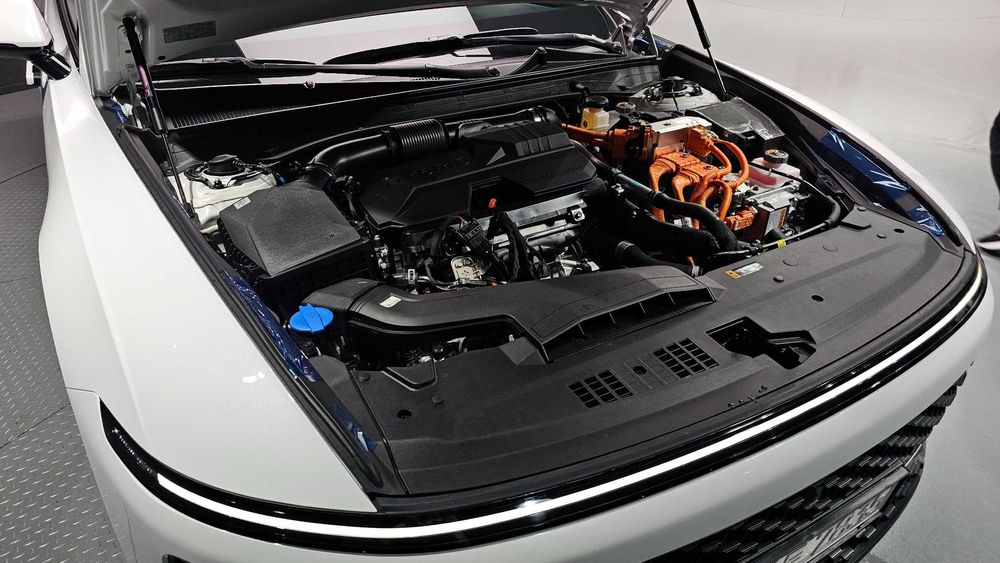 Hyundai Grandeur Hybrid