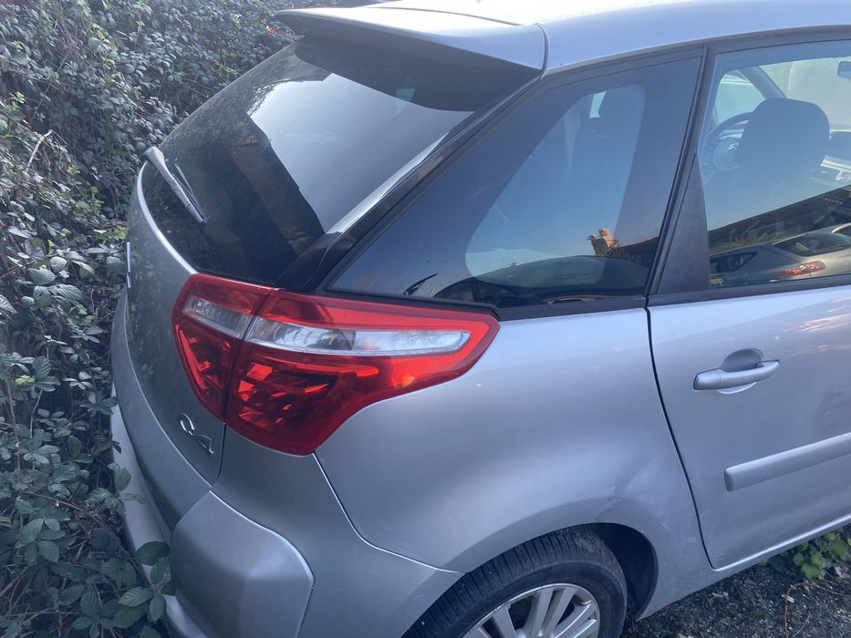 Citroen C4 Picasso 1.6 tdci 109 cp Bara fata Faruri Stopuri,haion etc