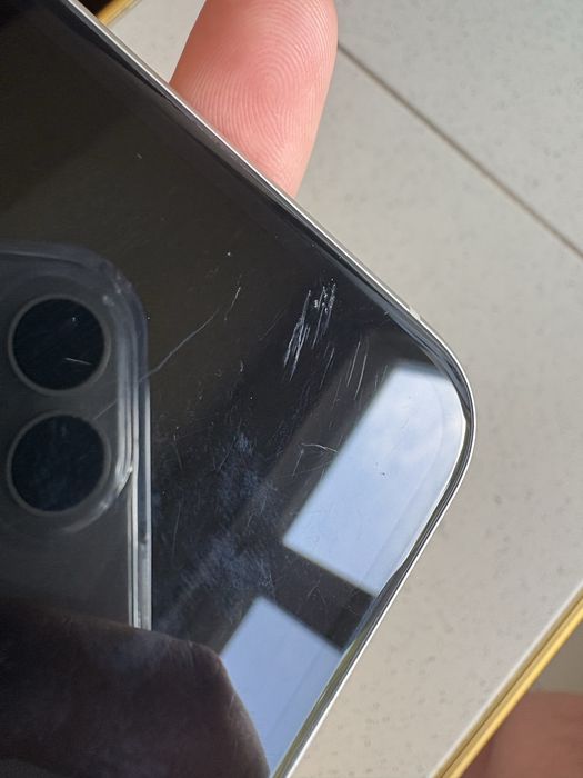 Продавам iphone 11