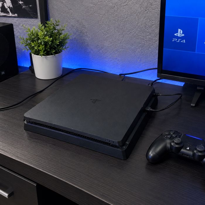 Ps 4 slim 1t новый почти