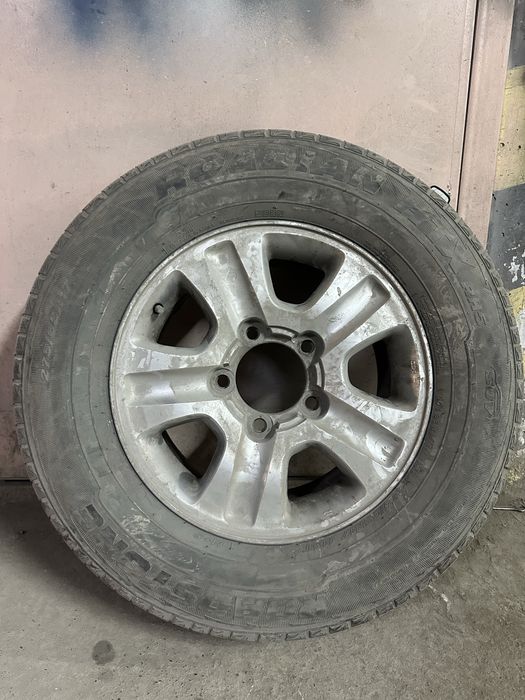 ROADSTONE 275/65/17