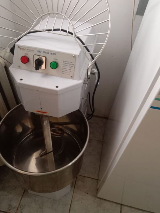 Тестомесильная машина