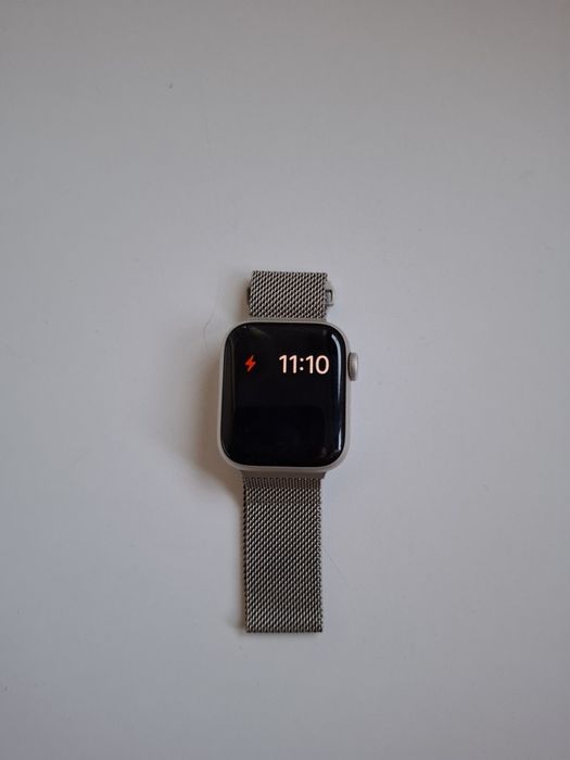 Apple watch SE 2 втора генерация Starlight