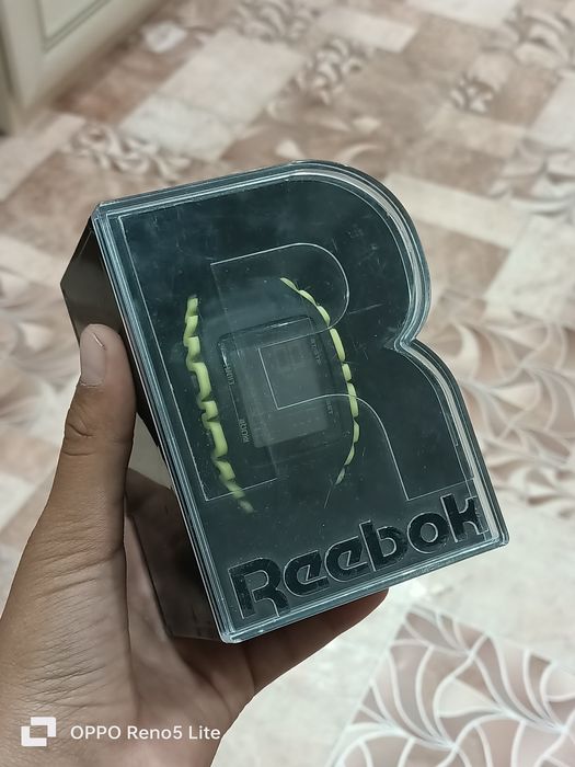 Оригинальные часы Reebok.