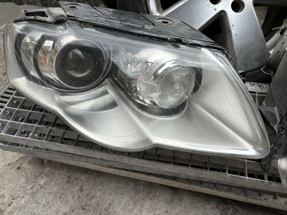 Faruri bi-xenon passat b6 / trager