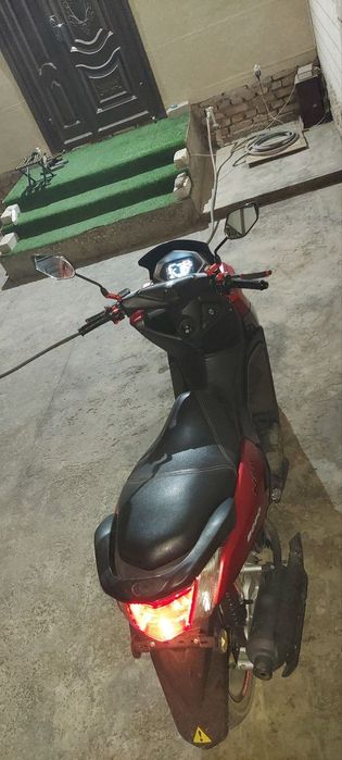 Skuter nmax satiladi