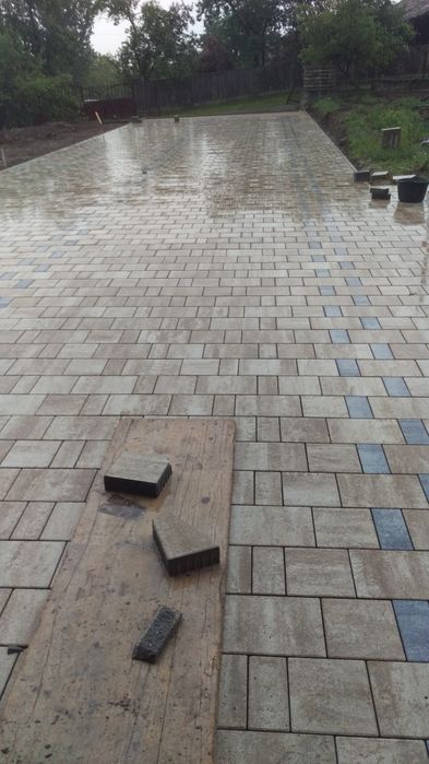 Pavaj, aleei, borduri , separatoarelor