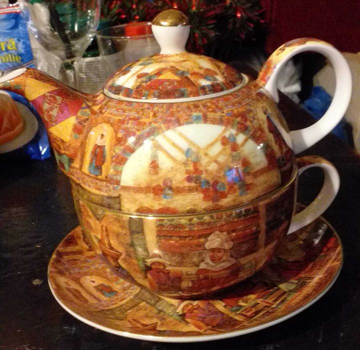 Ceainic si cana cu farfurie portelan fin si aur