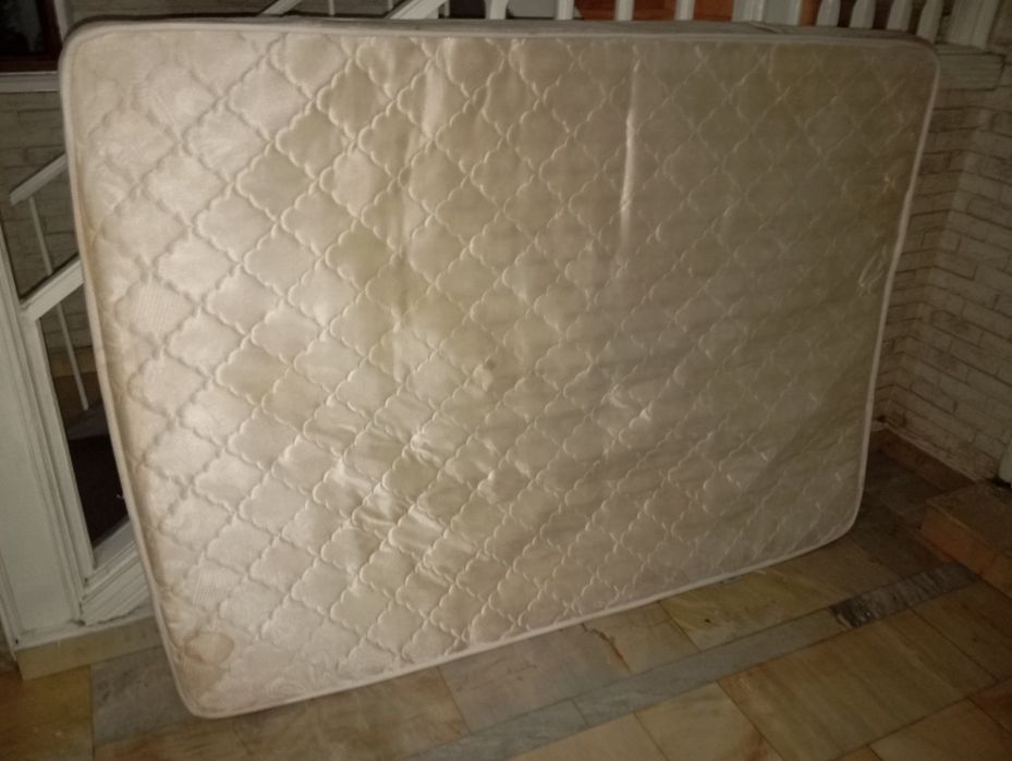 отдам даром матрас двухспальний