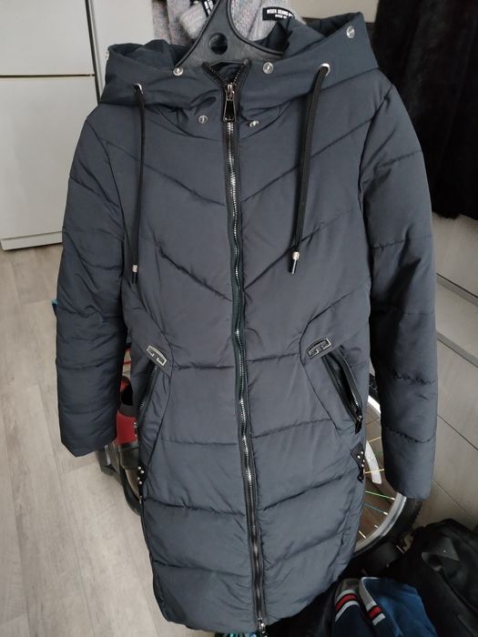 Продам парку, пуховик женские, в отличном состоянии