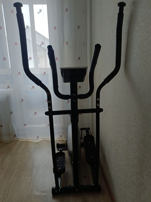 Эллиптический тренажёр