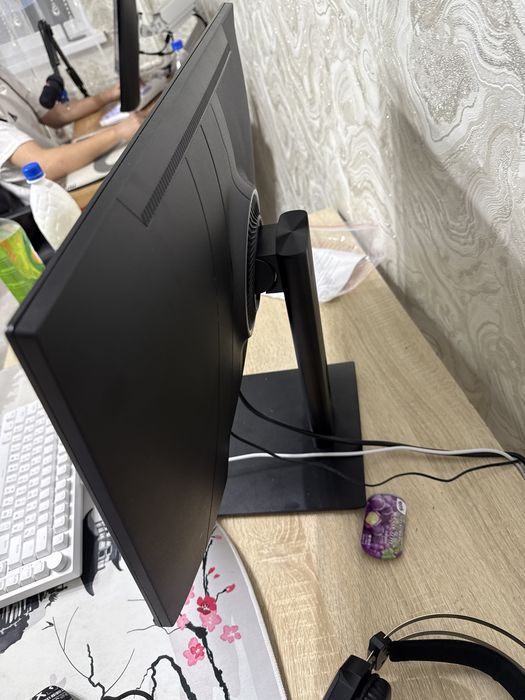 Монитор сатылды.