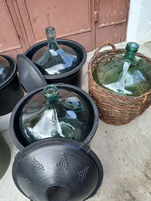 Damingene pt vin 50 litri .
