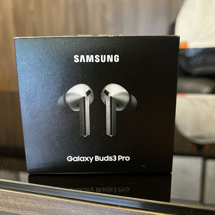 Нови! 2г. гаранция! Samsung Galaxy Buds3 Pro R630, White, Silver