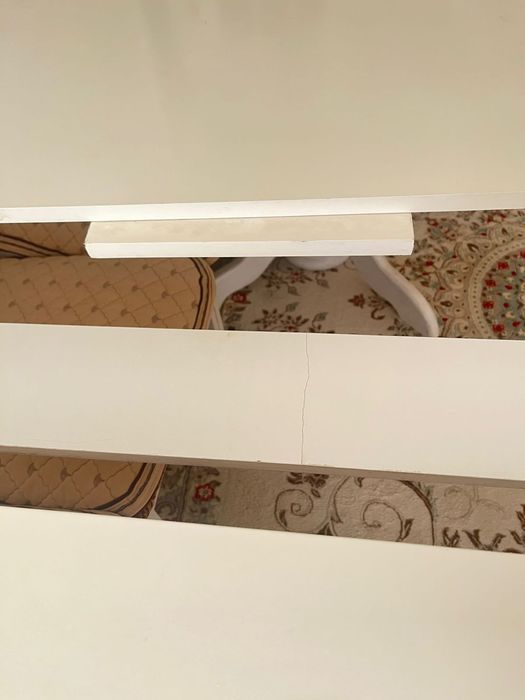 Продам стол для гостиной