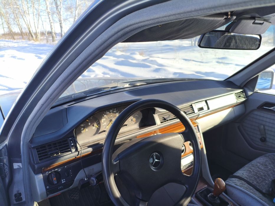 Продам Мерседес 124