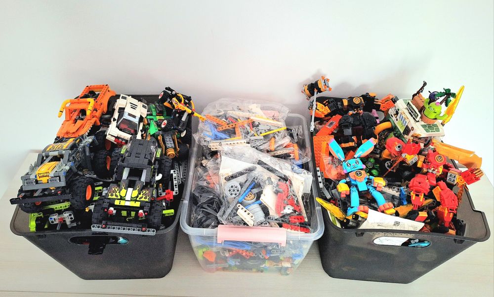 LEGO original – 15 kg piese + modele montate + reviste/instrucțiuni