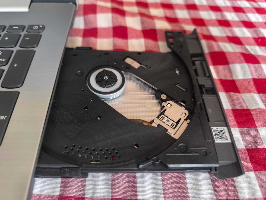 Лаптоп Lenovo IdeaPad 320-15ISK