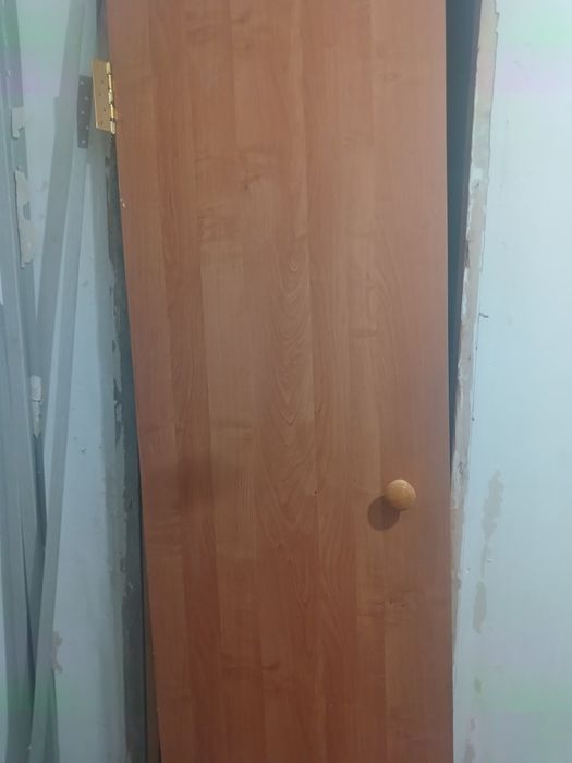 Диван кресло стулья дверь унитаз