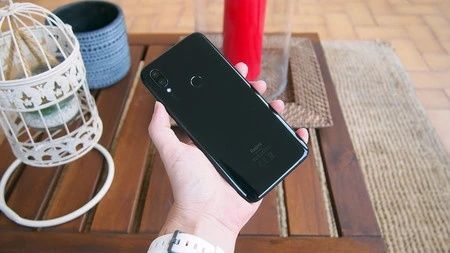 Redmi 7 4/64 срочно сотилади
