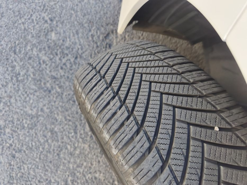 Toyota Corolla 1.8 mator. 2016 yaponka.