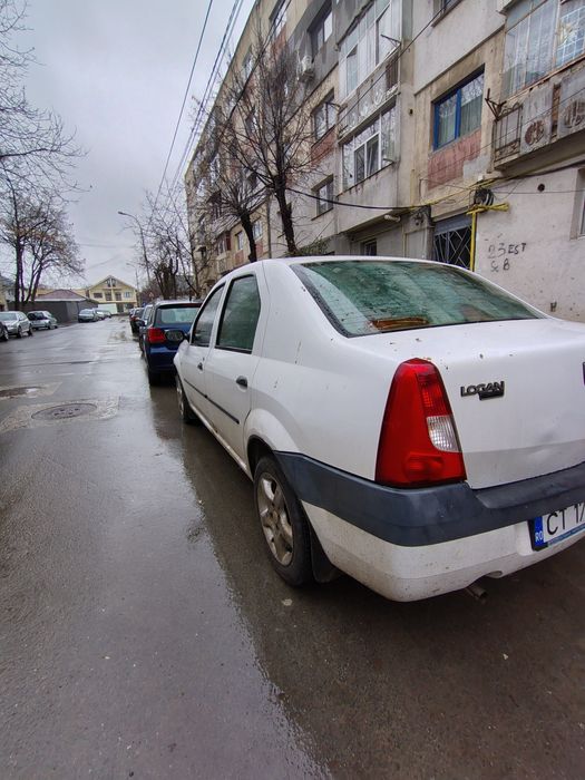 Vând Dacia logan