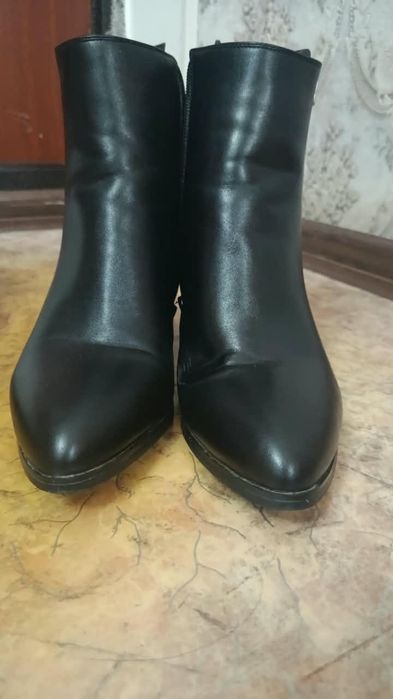 Продам женские сапоги