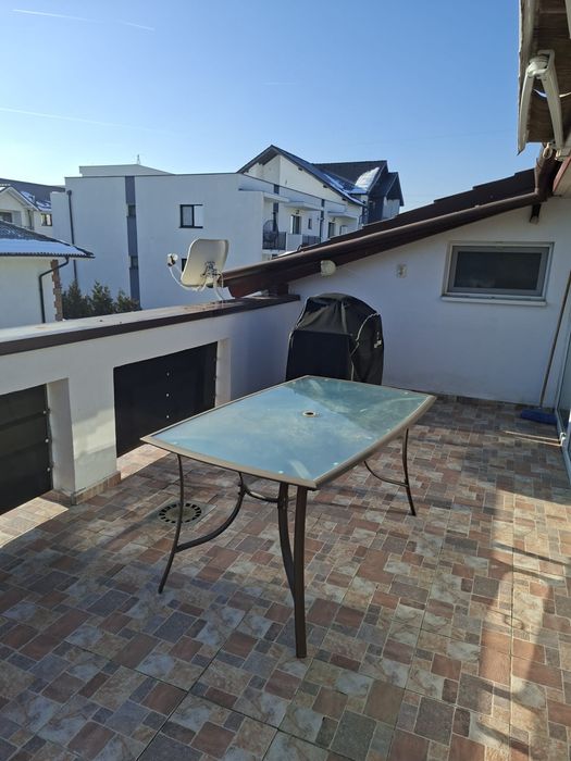 Vând apartament tip penthouse