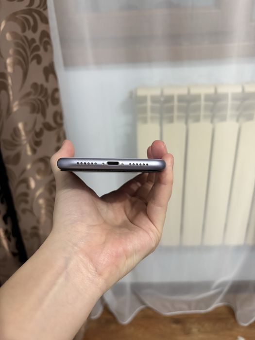iphone 11.     900000тг