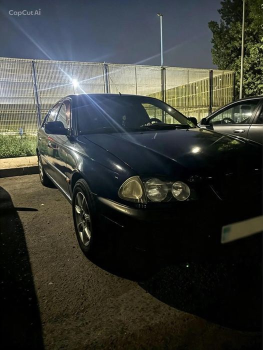 Продам машину тайота авенсис