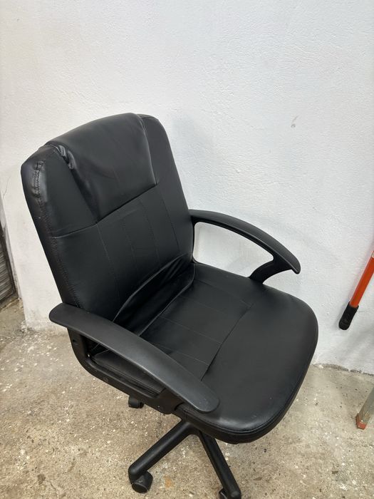 Кожен Офис стол