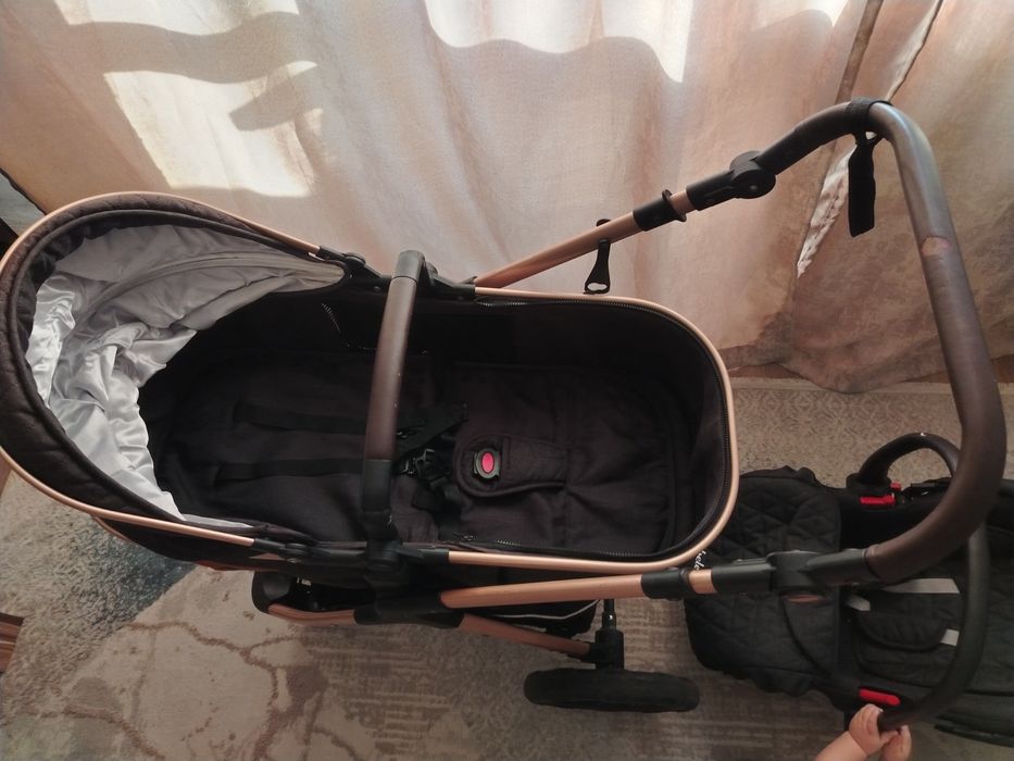 Продам коляску с автолюлькой