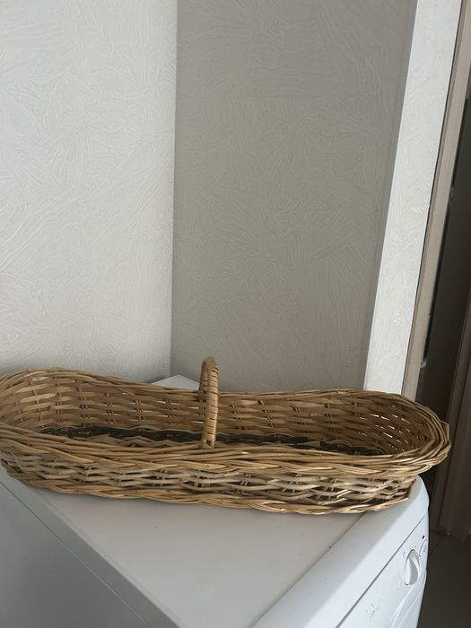 Плететеные корзины белые и коричневые