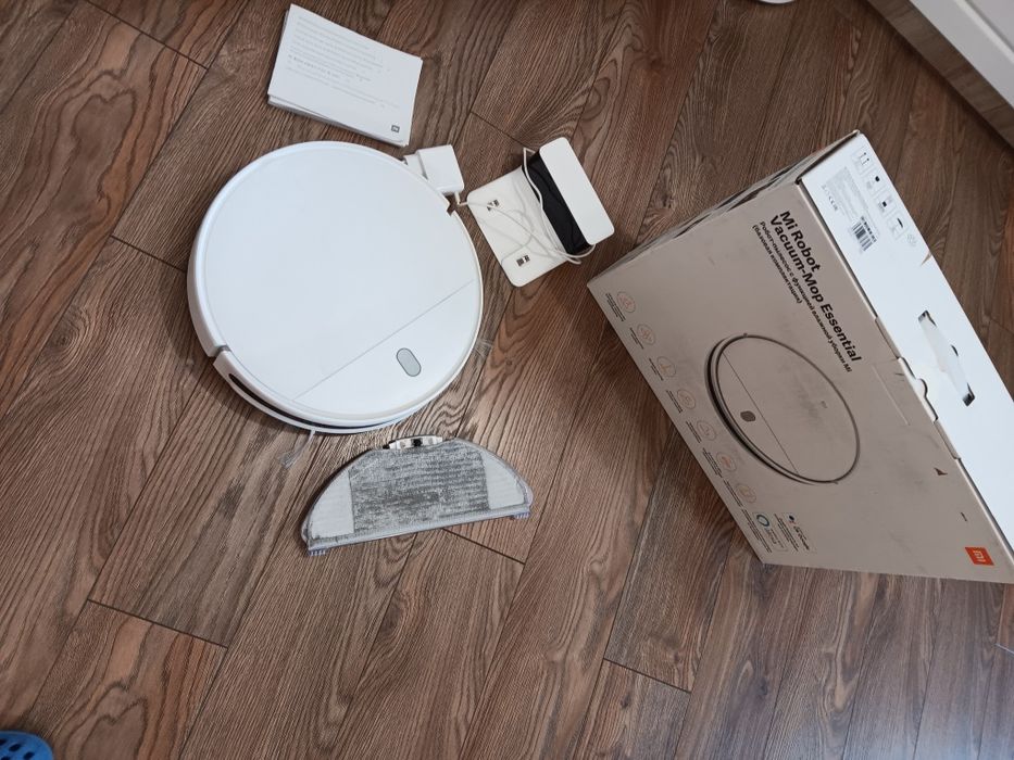 Продавам робот прахосмукачка