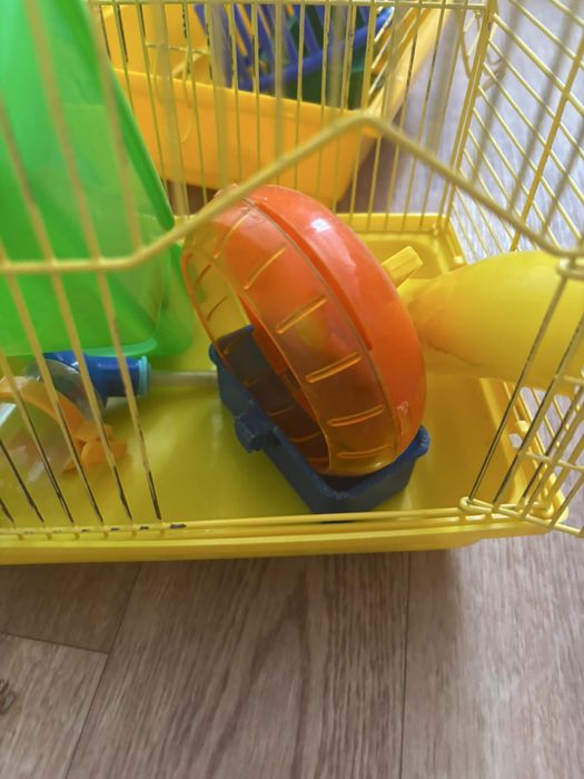 Продам 2 клетки для хомяков