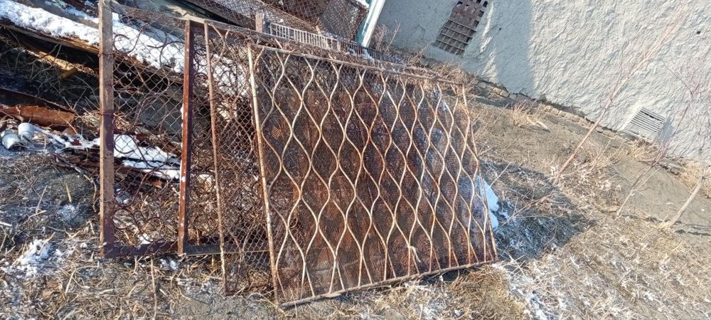 Темир ришоткалар сотилади 1,70 1,120 2 дона 1,50 1 2 дона