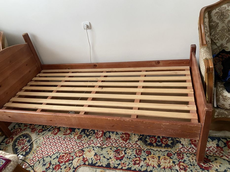 Кровать односпальняя дерево