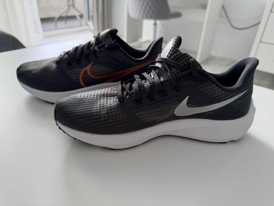 Vand sneakers Nike Air Zoom Pegasus 39 - marimea 42 - stare exceptionala